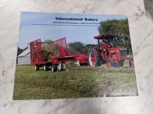 International Harvester Balers 400 Series Rectangular 3000 Round Sales Brochure